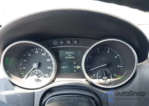 2010 Mercedes-Benz Ml 350 4Matic z USA, uszkodzony, nr VIN 4JGBB8GBXAA580745